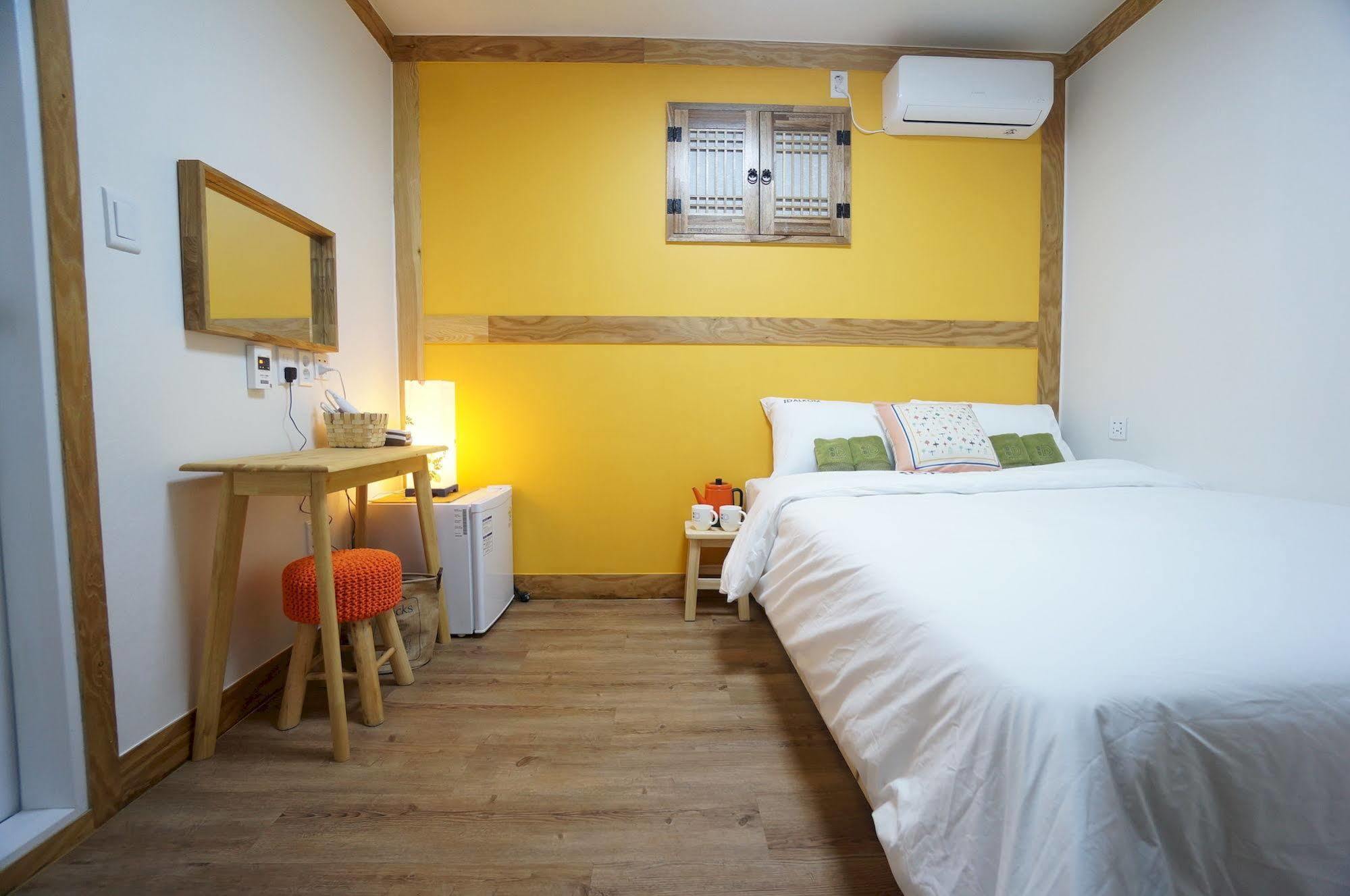 Mini Hotel Dalkom In Dongdaemun Seoul Eksteriør billede
